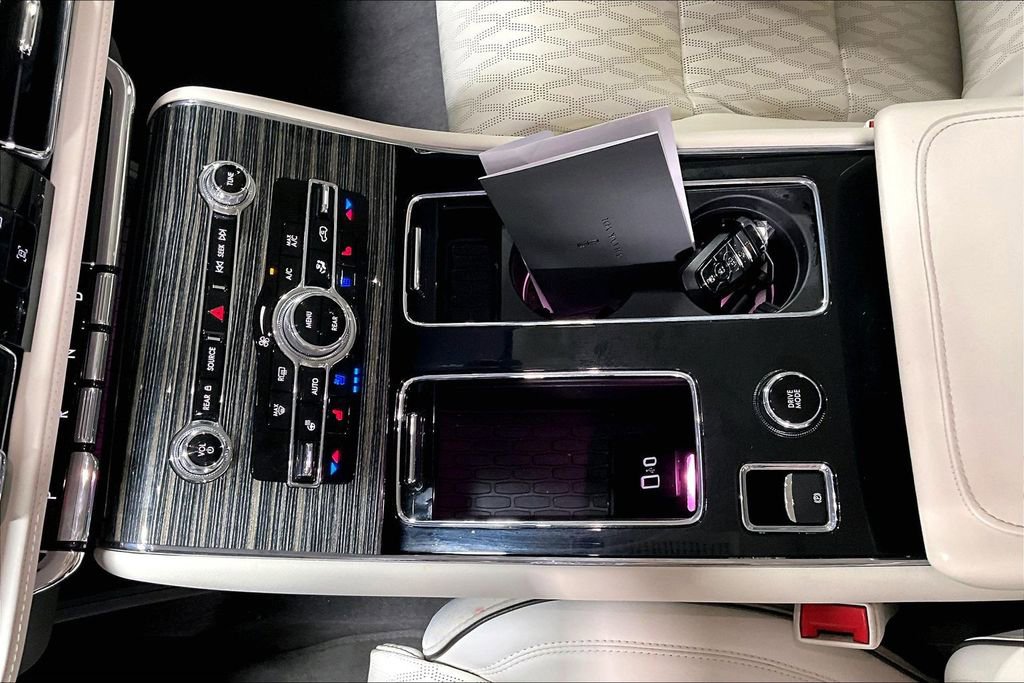 Used 2024 Lincoln Aviator Black Label w/ Dynamic Handling Package image 17