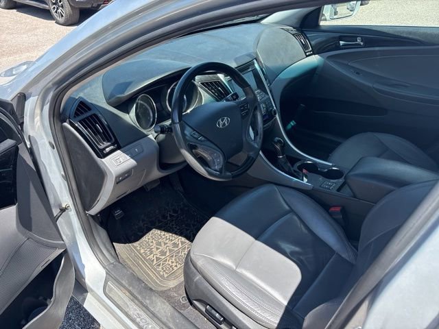 Used 2011 Hyundai Sonata Limited w/ Navigation Pkg 5 FWD image 11
