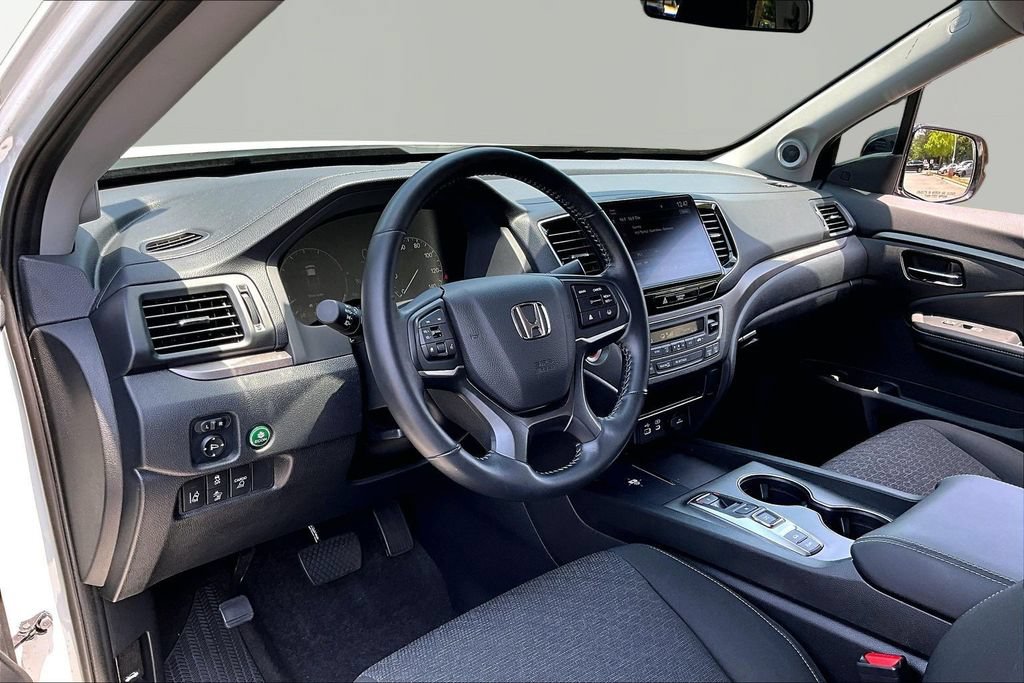 Used 2024 Honda Ridgeline Sport image 14