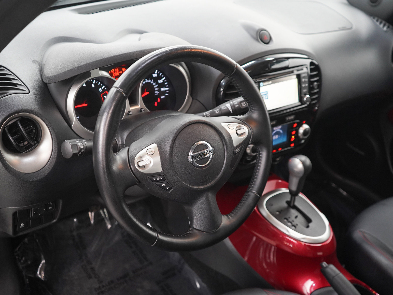 Used 2015 Nissan Juke SL FWD image 20