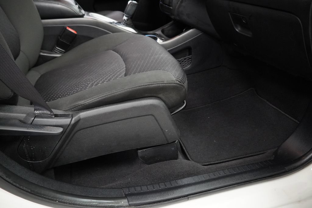 Used 2019 Dodge Journey SE FWD image 35