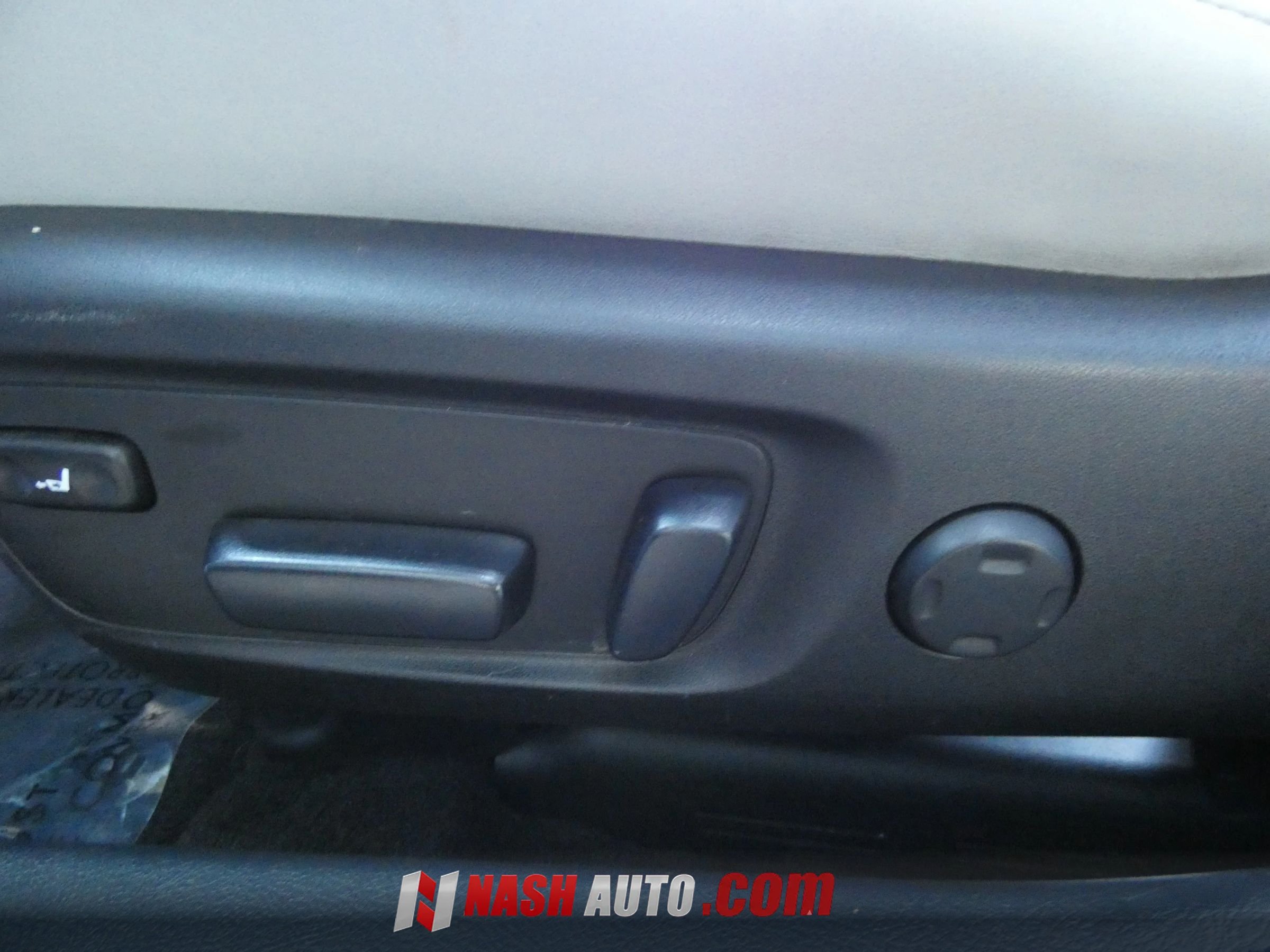 Used 2014 Toyota Avalon Limited FWD image 49