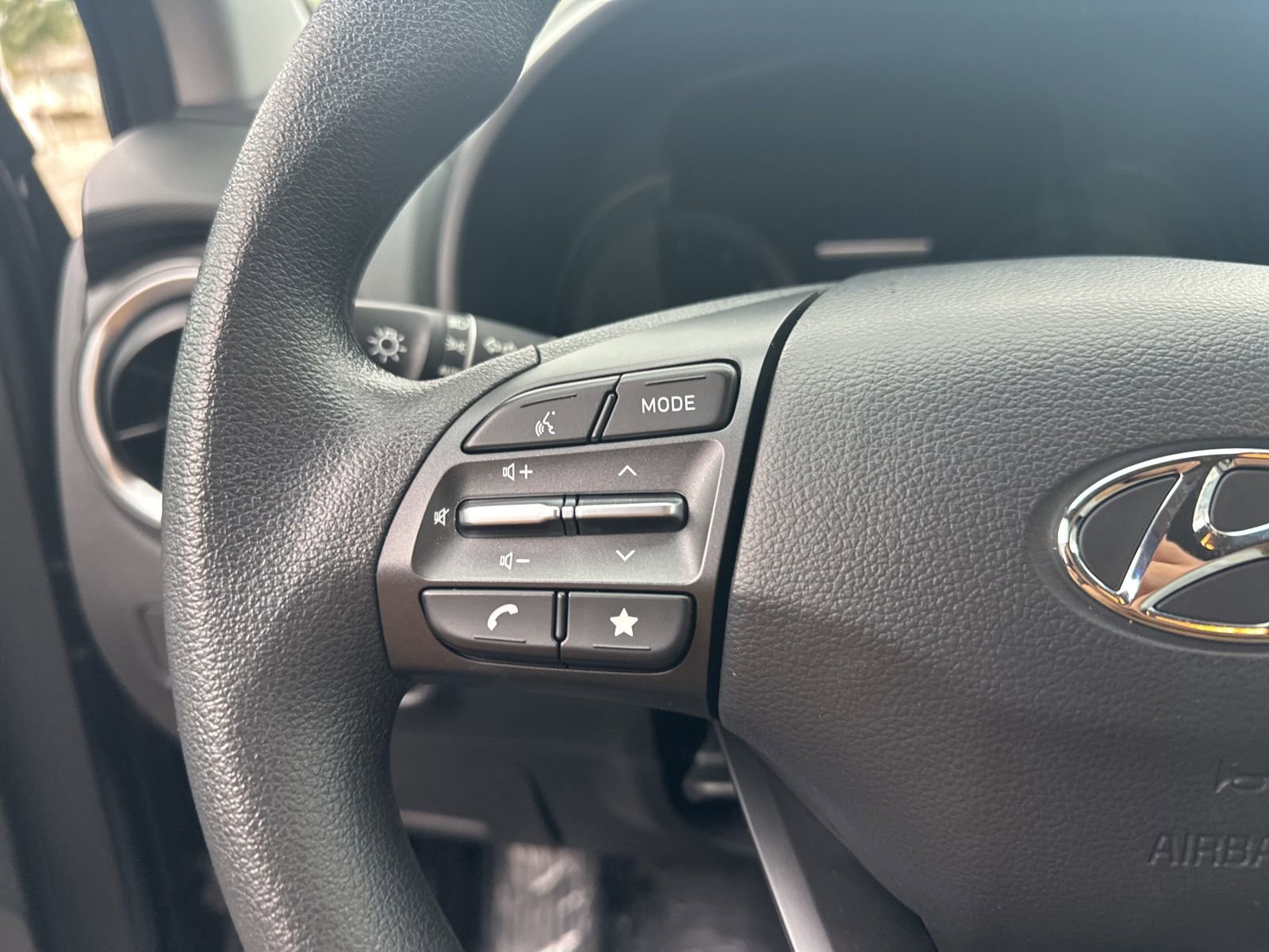 Used 2023 Hyundai Kona SEL image 17