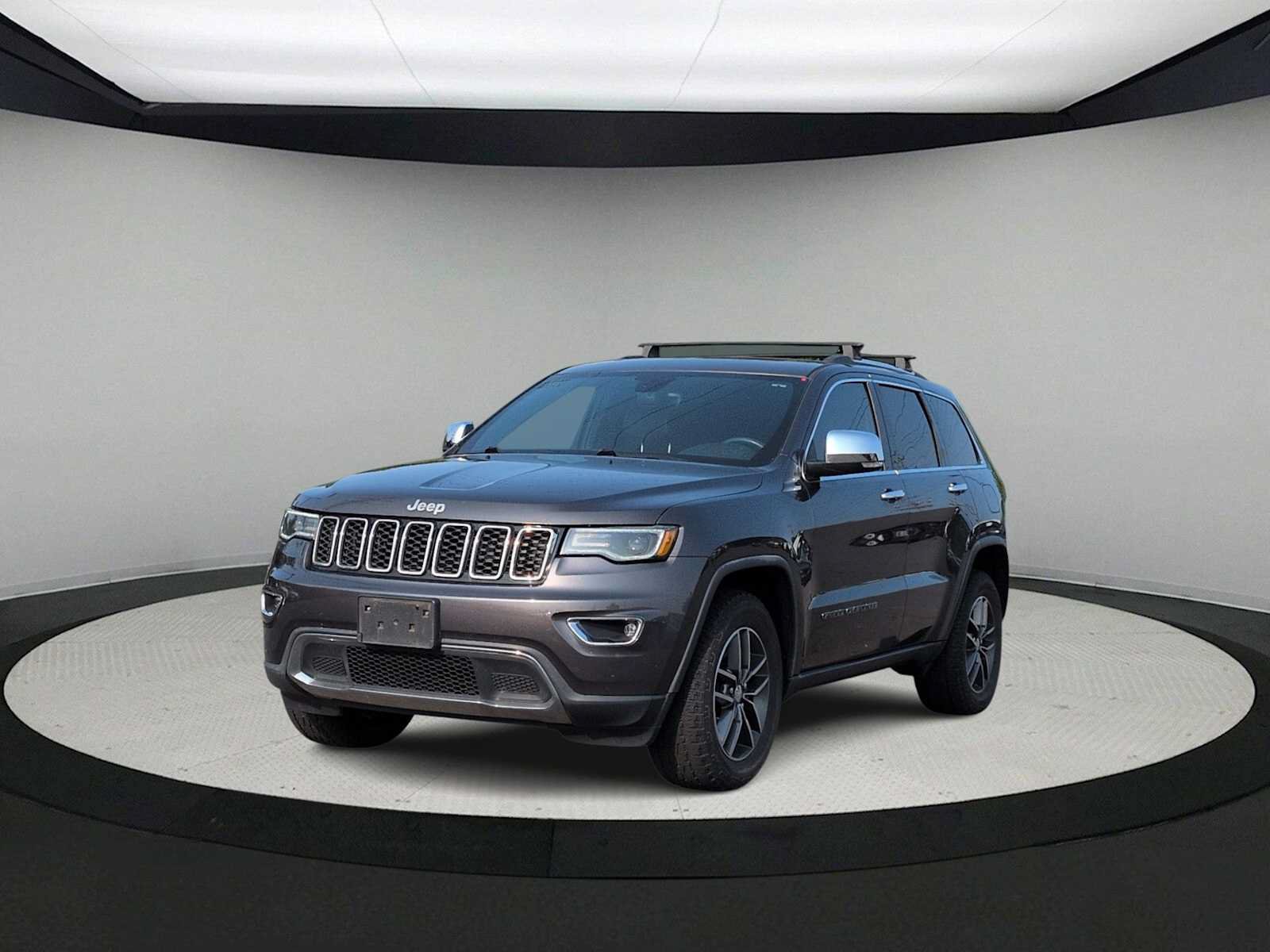 Used 2017 Jeep Grand Cherokee Limited w/ Luxury Group II AWD/4WD image 4