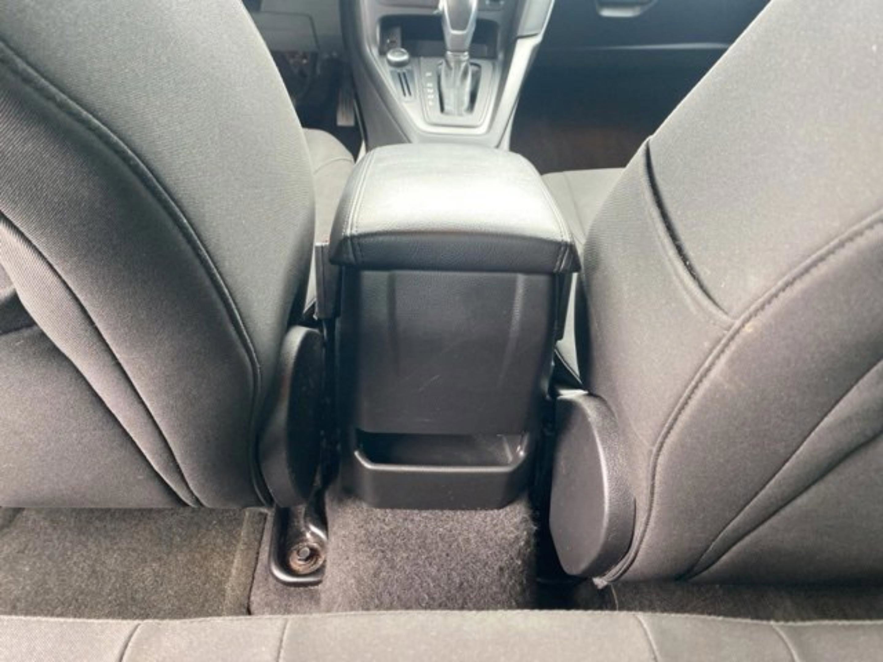 Used 2017 Ford Focus SE image 32