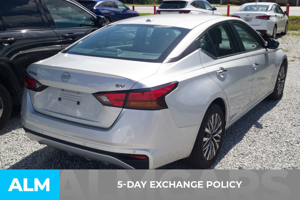 Used 2024 Nissan Altima 2.5 SV FWD image 3