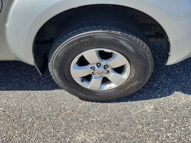 Used 2013 Nissan Frontier SV RWD image 6