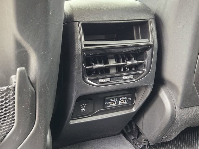 Used 2023 Jeep Grand Cherokee Laredo w/ Luxury Tech Group I AWD/4WD image 39