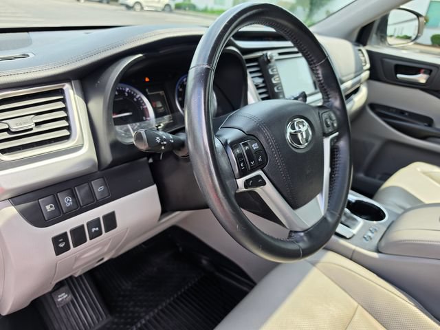 Used 2018 Toyota Highlander Limited AWD/4WD image 20