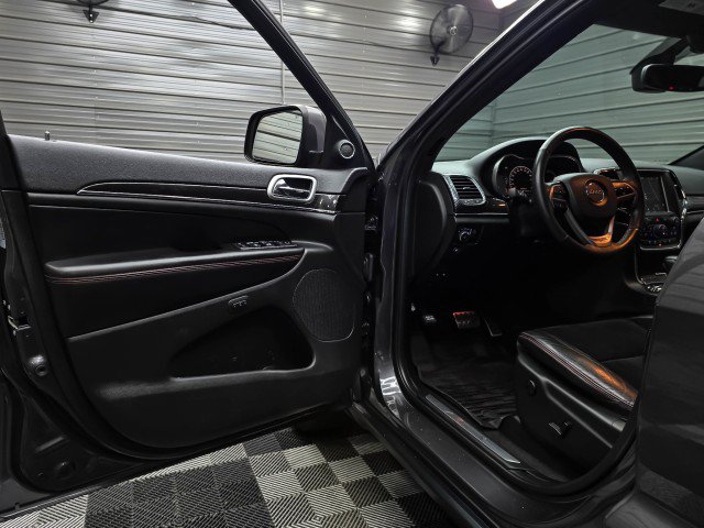 Used 2018 Jeep Grand Cherokee Trailhawk AWD/4WD image 31