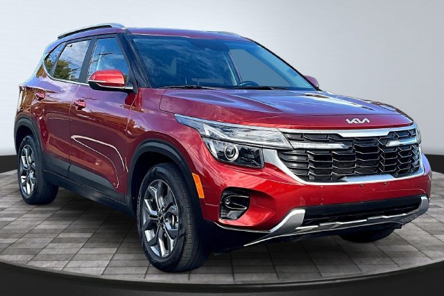 Certified 2024 Kia Seltos S FWD image 3
