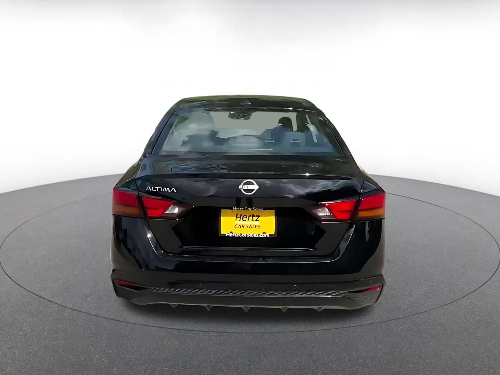 Used 2025 Nissan Altima 2.5 SV FWD image 12