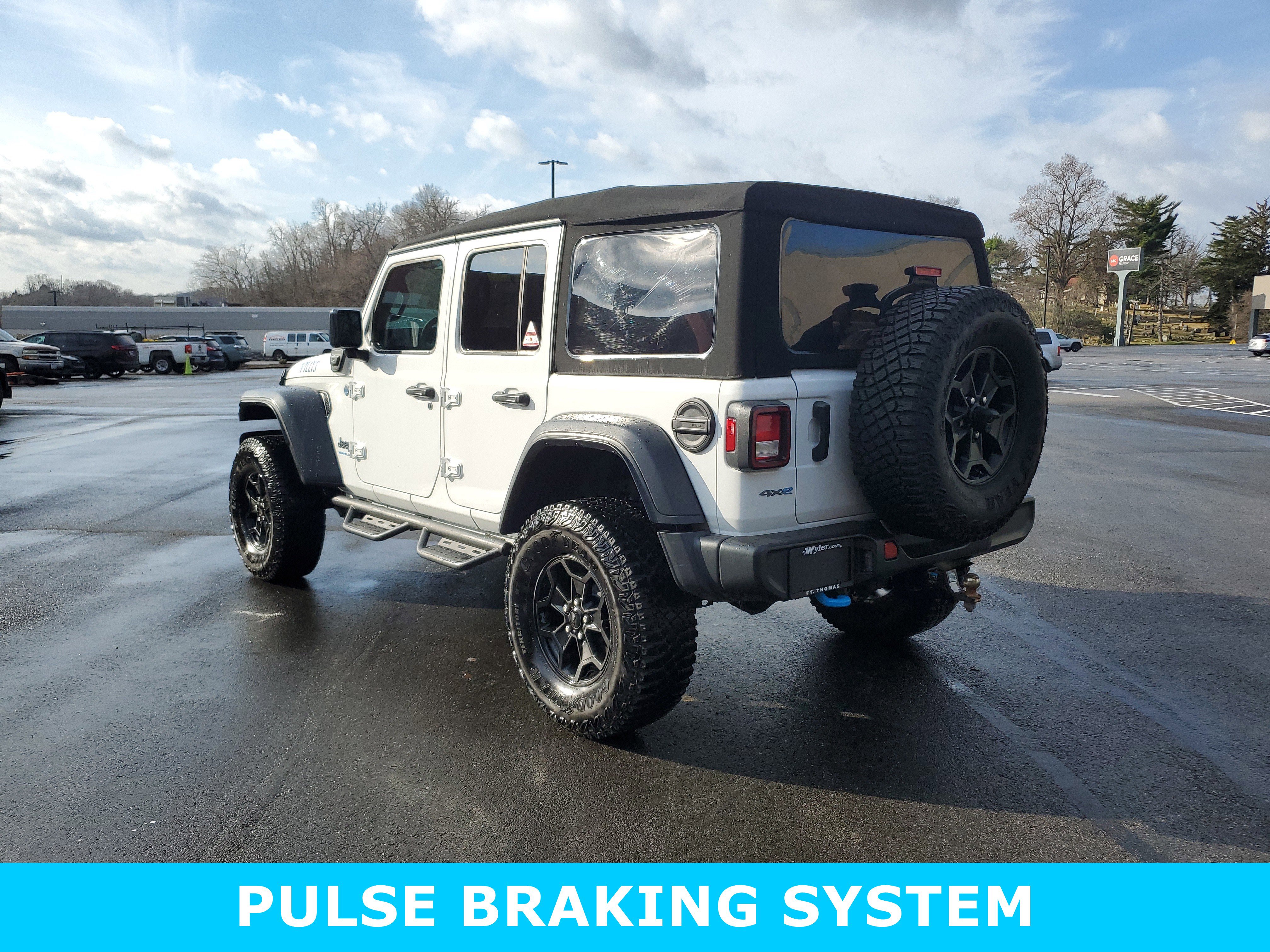 Certified 2023 Jeep Wrangler Unlimited image 7