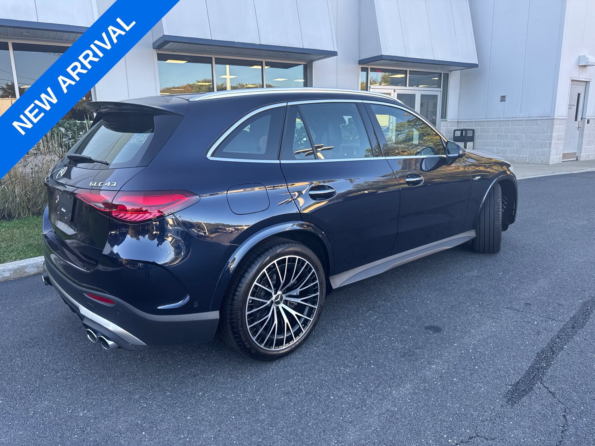Used 2024 Mercedes-Benz GLC 43 AMG 4MATIC image 2