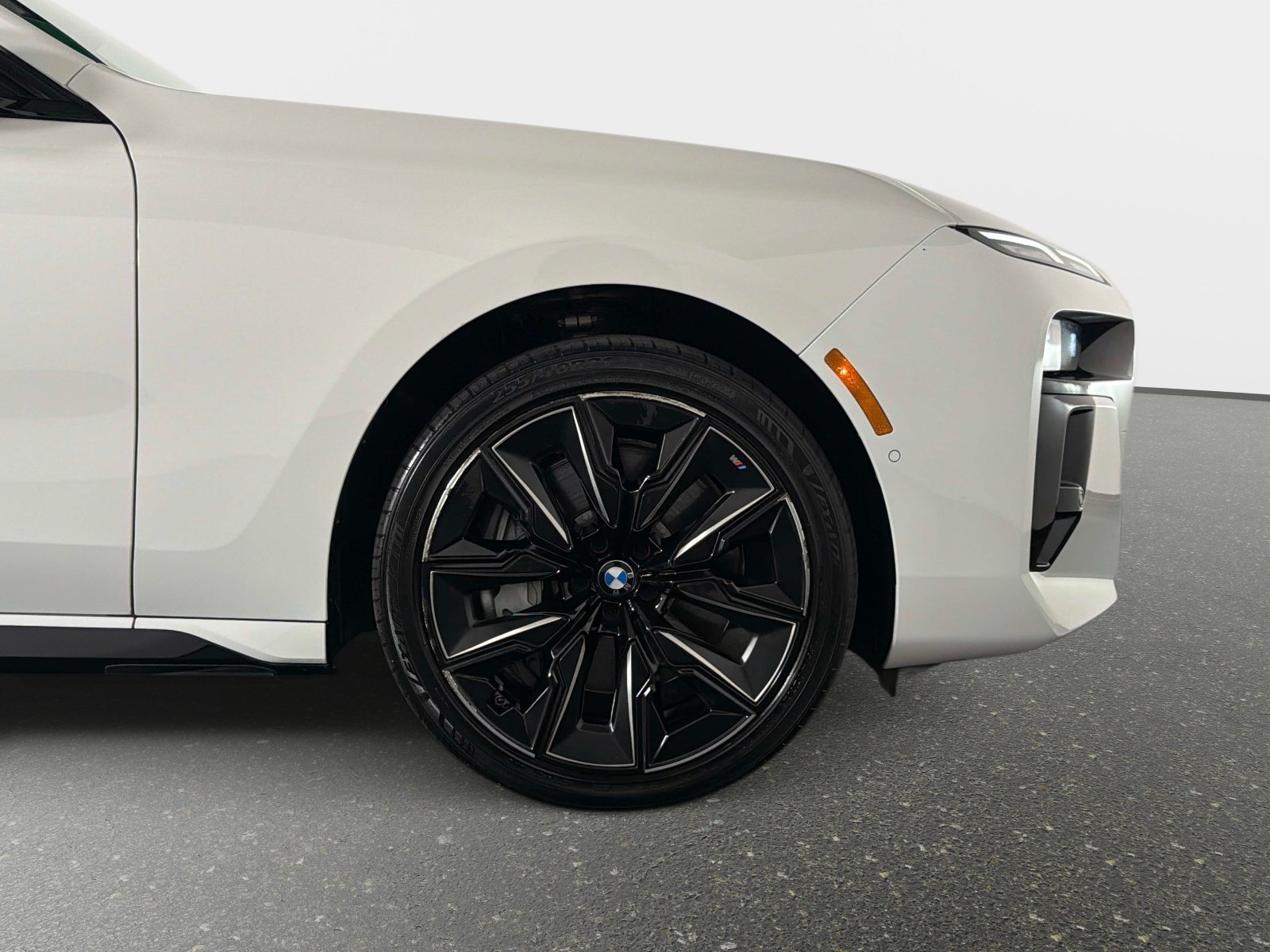 Used 2023 BMW 760i xDrive AWD/4WD image 22