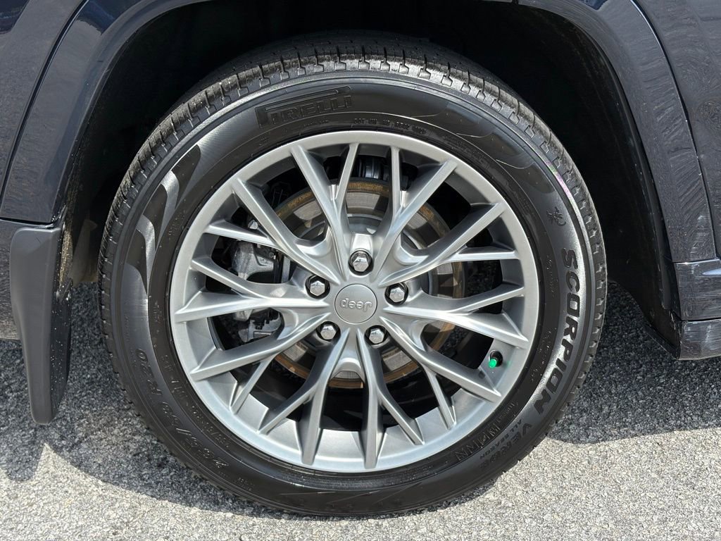 Used 2024 Jeep Grand Cherokee L Summit w/ Rear Seat Video Group I image 23