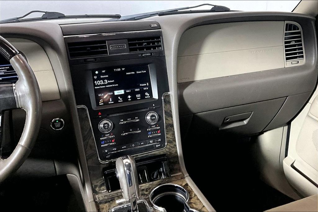 Used 2016 Lincoln Navigator Select image 5