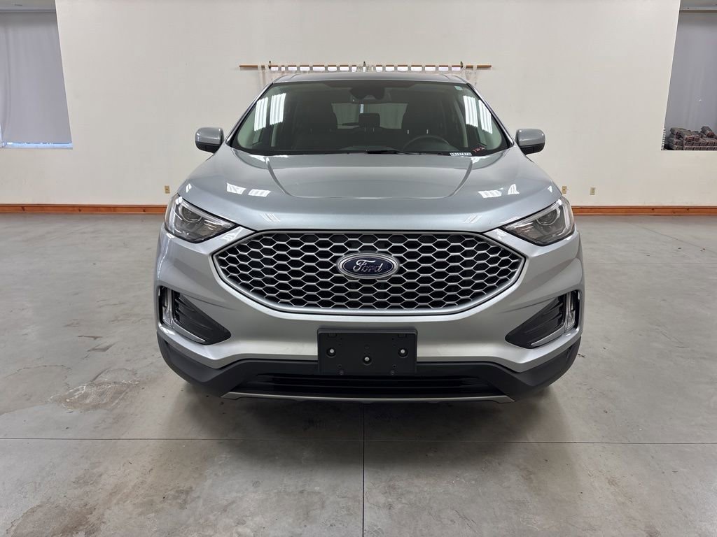 Used 2024 Ford Edge SEL w/ Convenience Package image 3