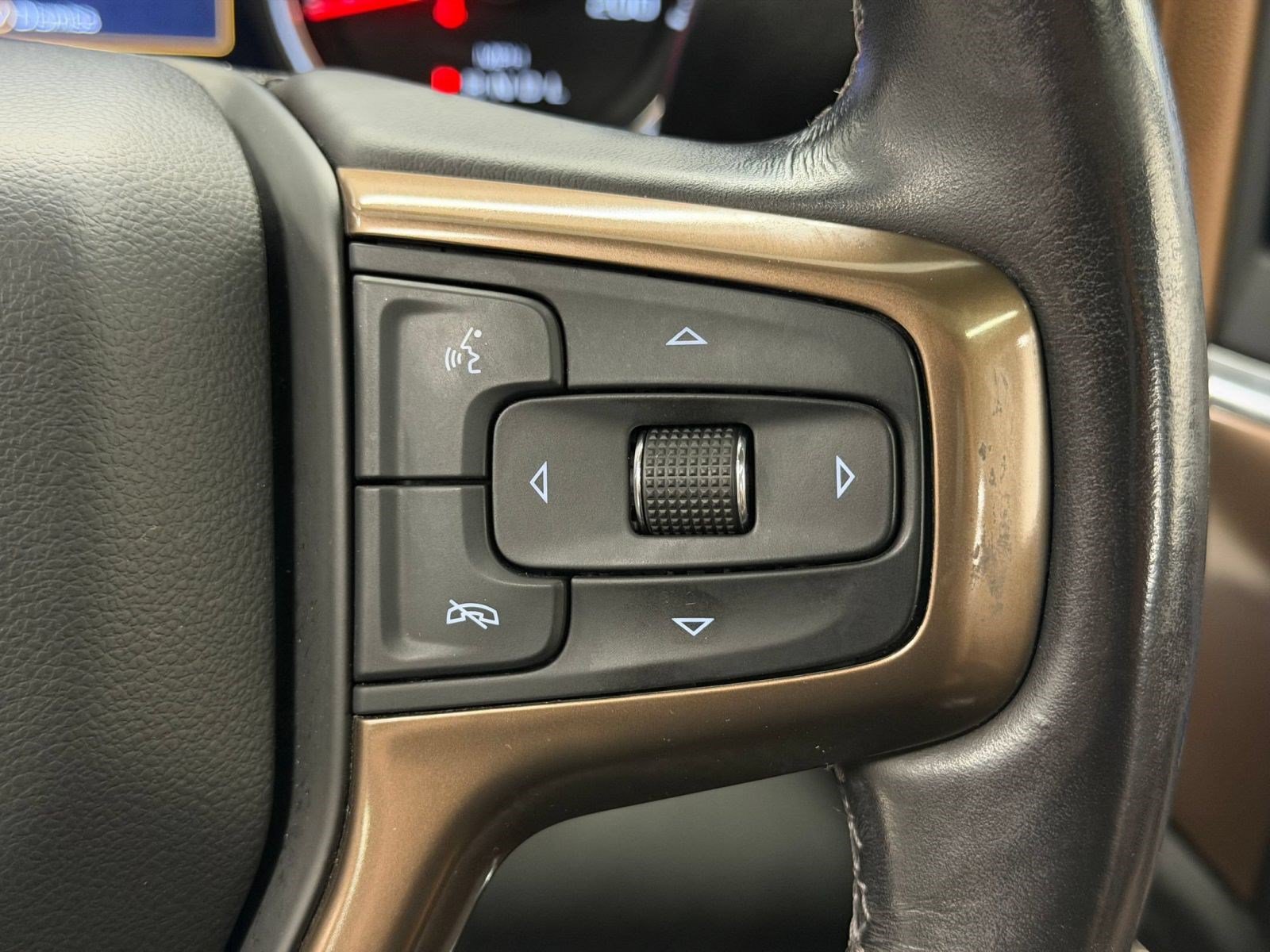 Used 2019 Chevrolet Silverado 1500 High Country w/ Technology Package AWD/4WD image 15