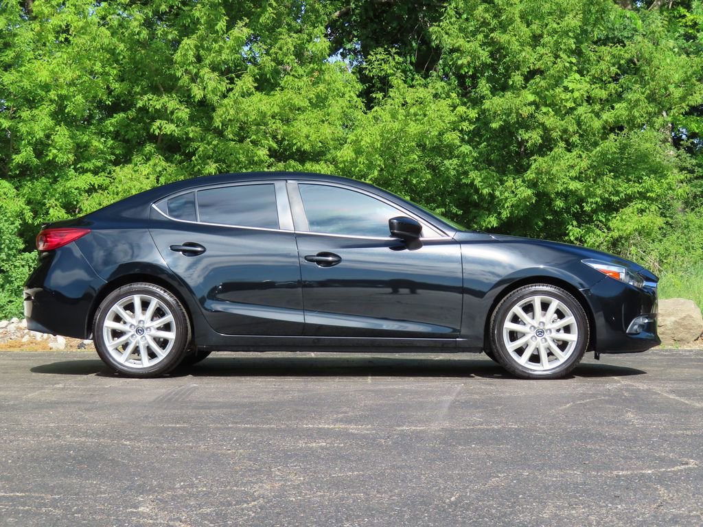 Used 2017 MAZDA MAZDA3 Grand Touring FWD image 2