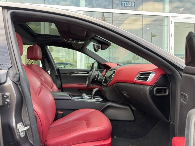 Used 2023 Maserati Ghibli Modena RWD image 9