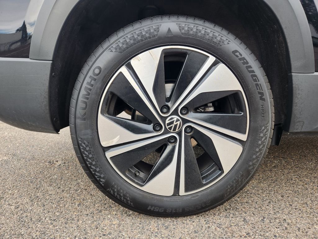 Certified 2024 Volkswagen Taos SE image 14