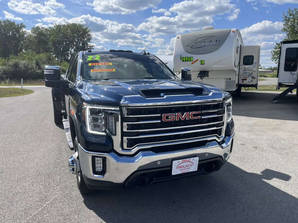 Used 2022 GMC Sierra 3500 SLT w/ SLT Premium Package image 3