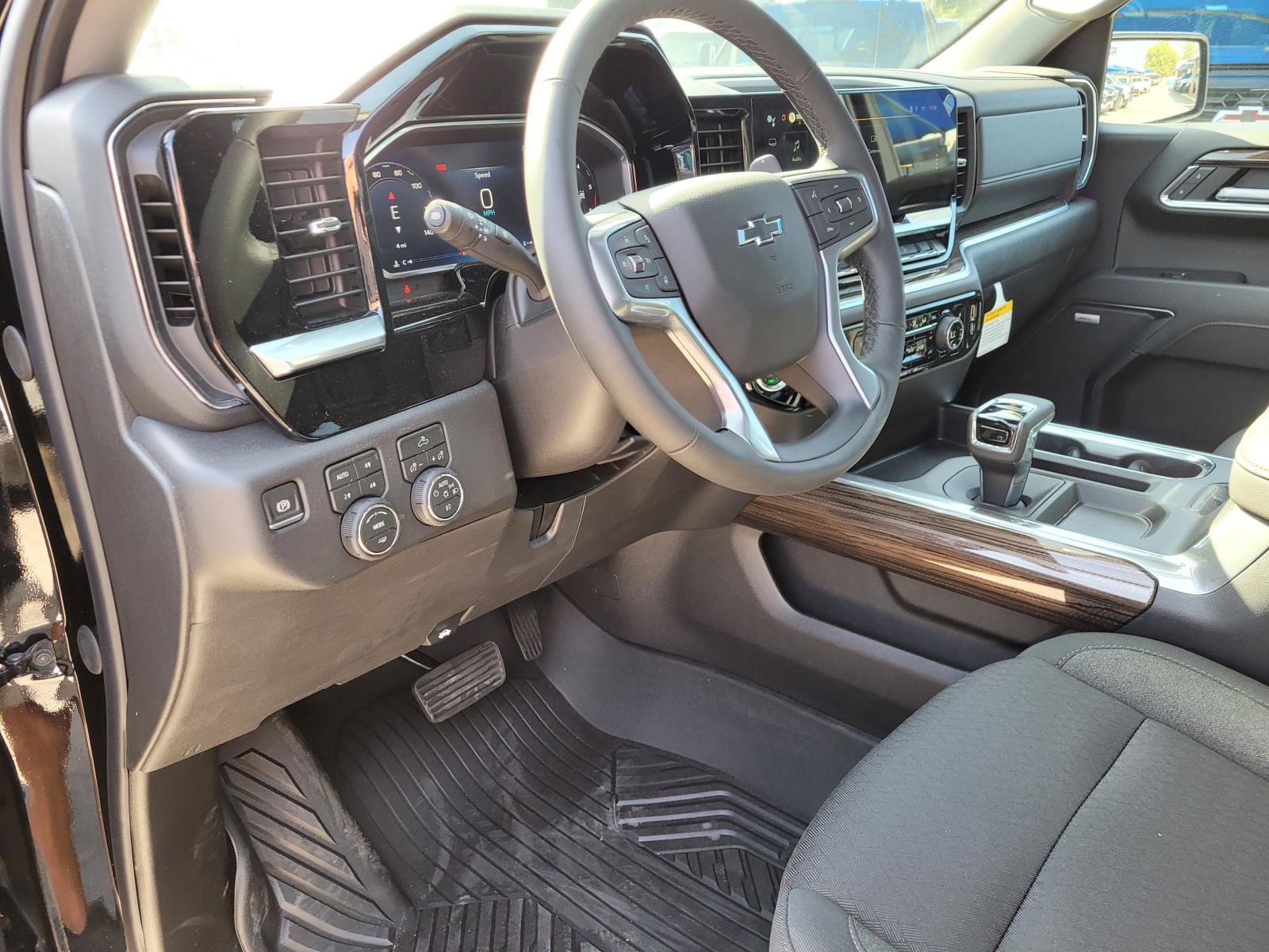 New 2026 Chevrolet Silverado 1500 LT Trail Boss w/ Convenience Package II AWD/4WD image 11