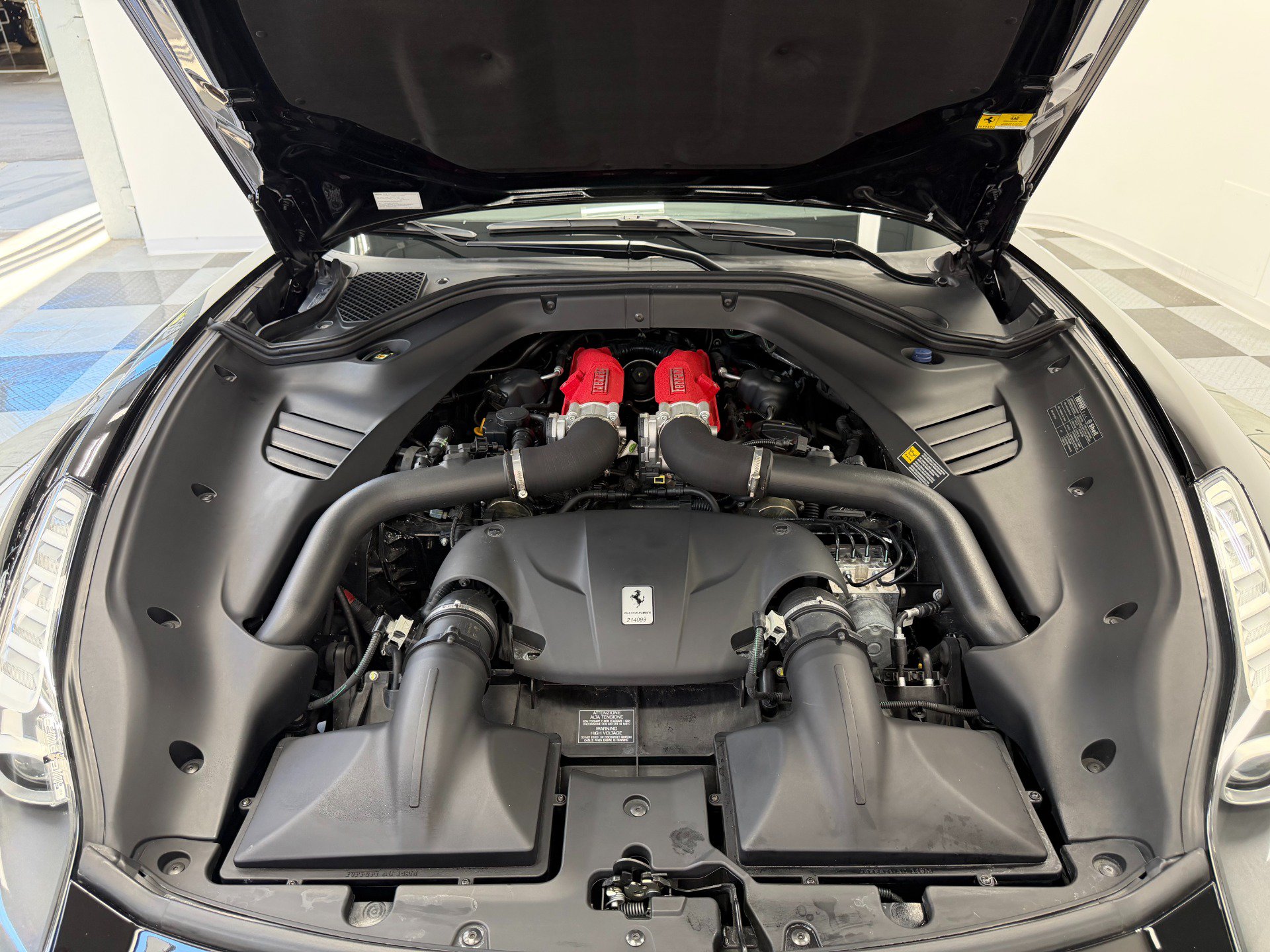 Used 2016 Ferrari California T RWD image 12