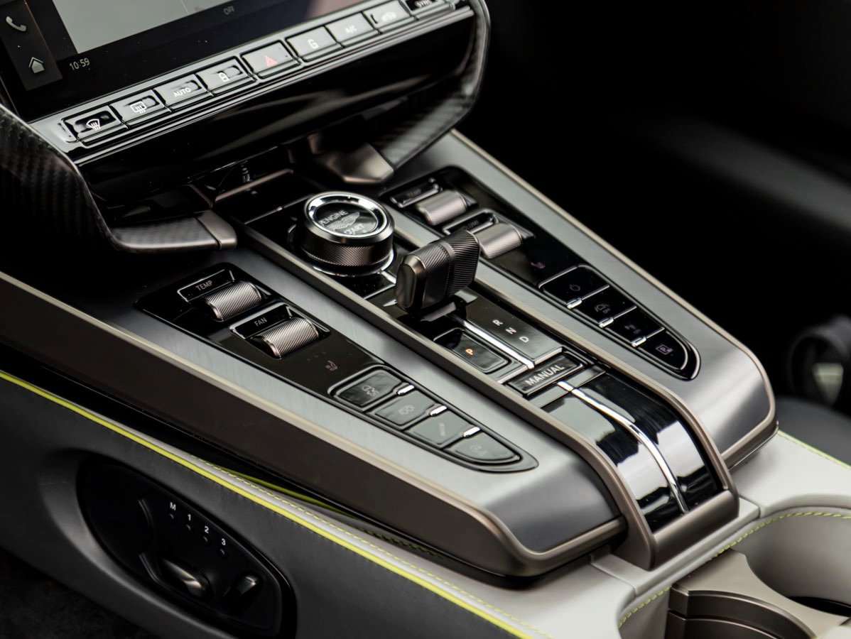 Used 2025 Aston Martin Vanquish image 17