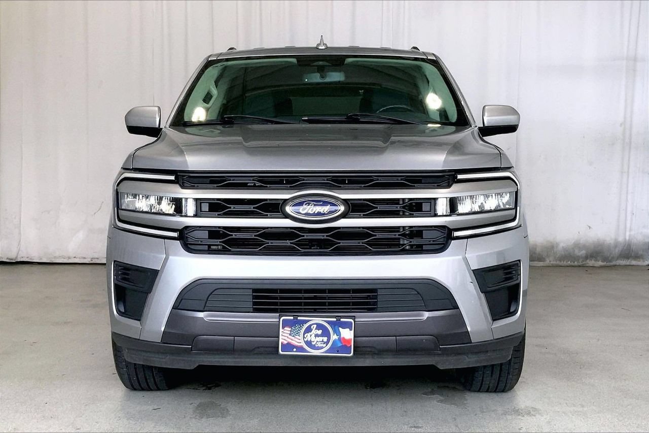 Used 2024 Ford Expedition Max XLT AWD/4WD image 2