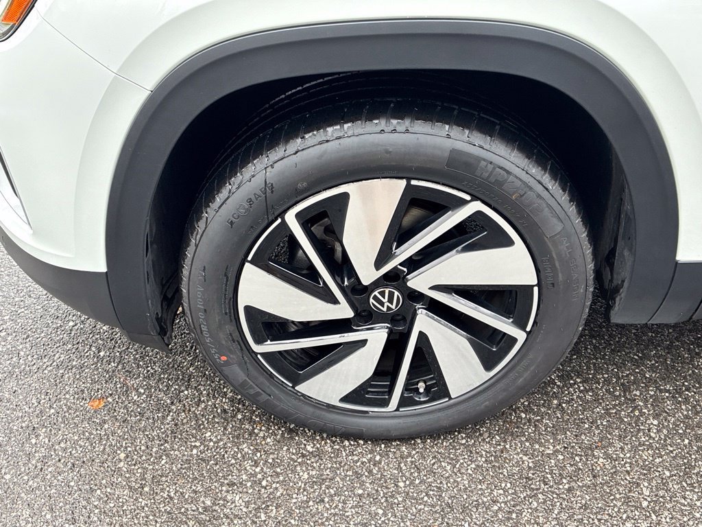 Used 2024 Volkswagen Atlas SE AWD/4WD image 42