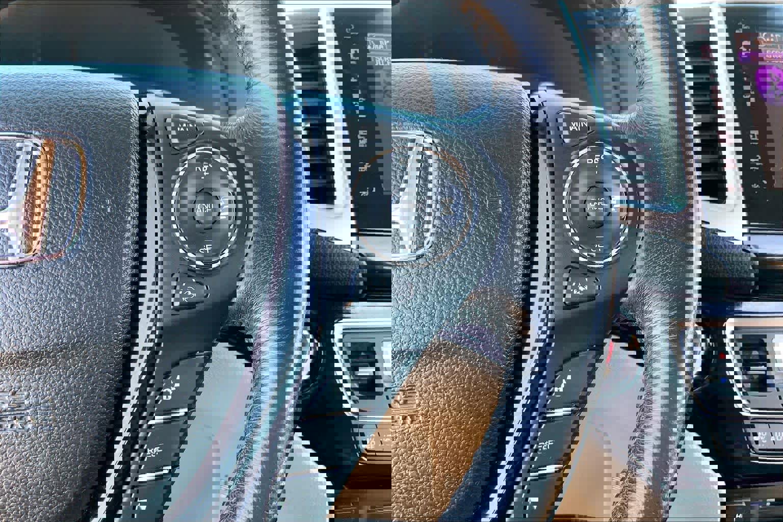 Used 2018 Honda Pilot Touring image 24