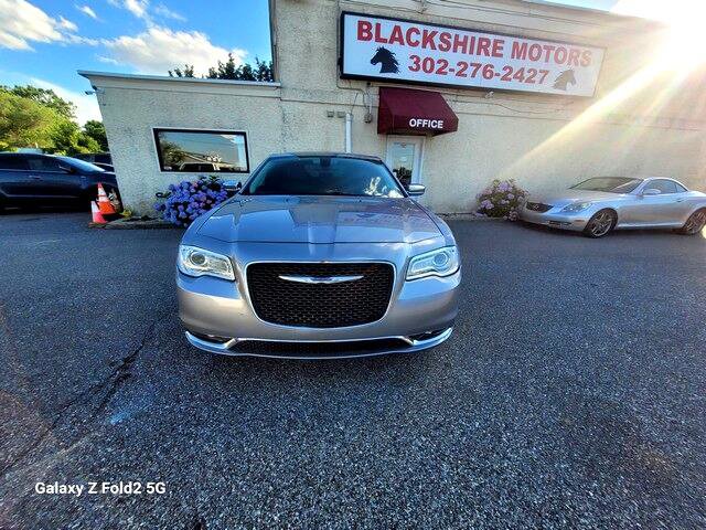 Used 2018 Chrysler 300 Limited image 2