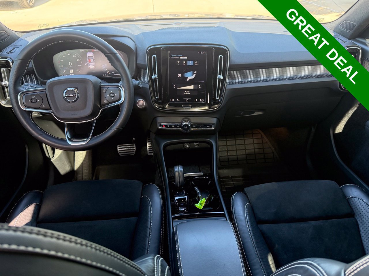 Used 2021 Volvo XC40 T5 R-Design w/ Advanced Package AWD/4WD image 14