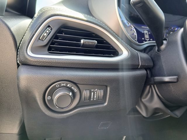 New 2027 Chrysler Pacifica Select FWD image 30