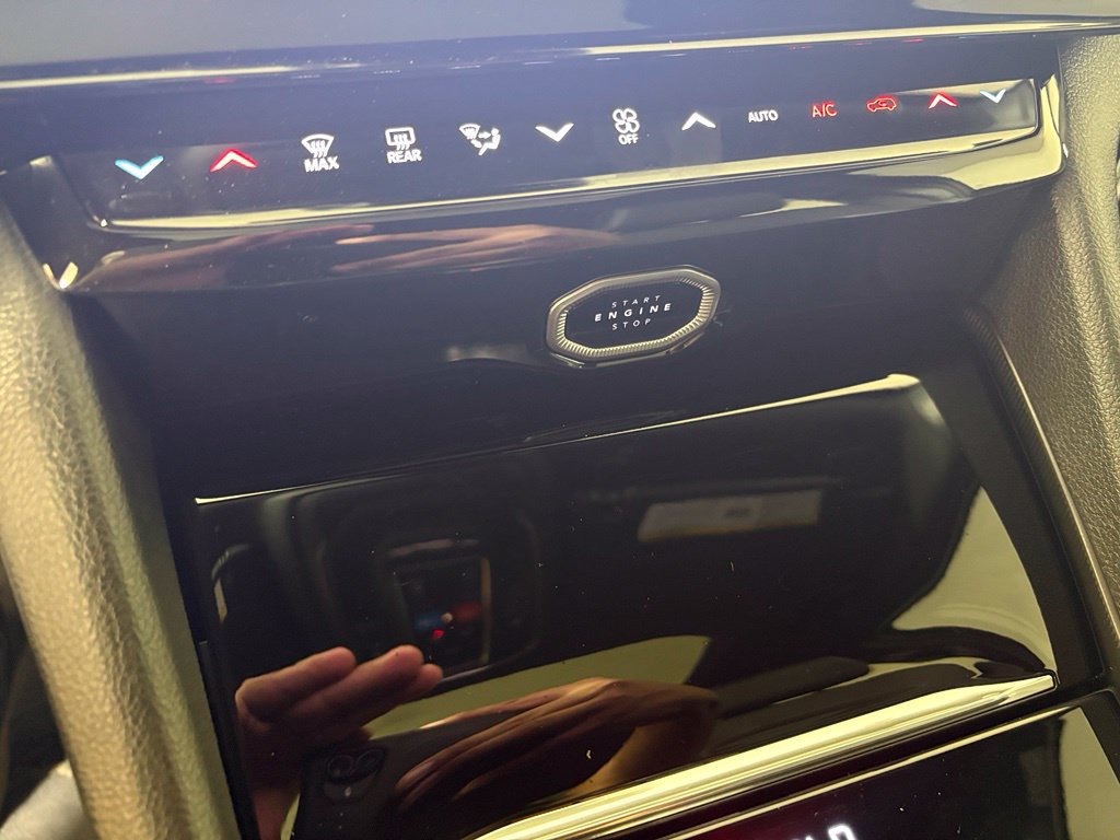 New 2027 Jeep Grand Cherokee Altitude RWD image 33