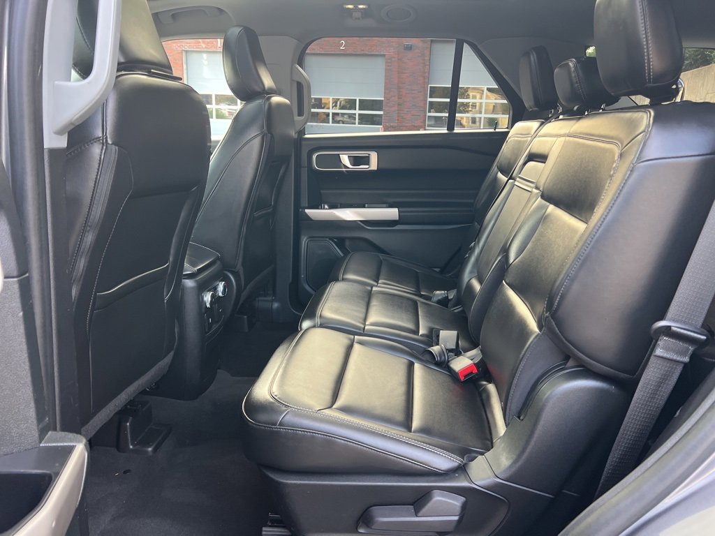 Used 2022 Ford Explorer XLT w/ Equipment Group 202A image 24
