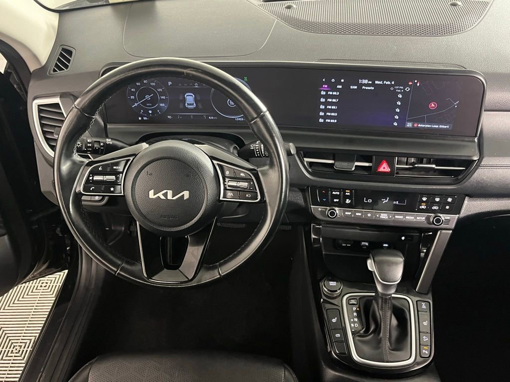 Used 2025 Kia Seltos EX image 14
