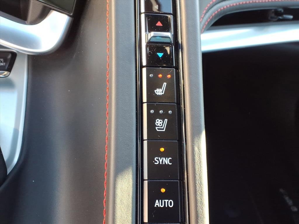 Used 2022 Chevrolet Corvette Stingray Premium Conv w/ Z51 Performance Package image 29