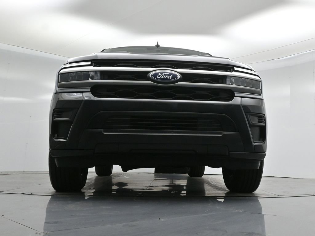Used 2024 Ford Expedition Max XLT image 45