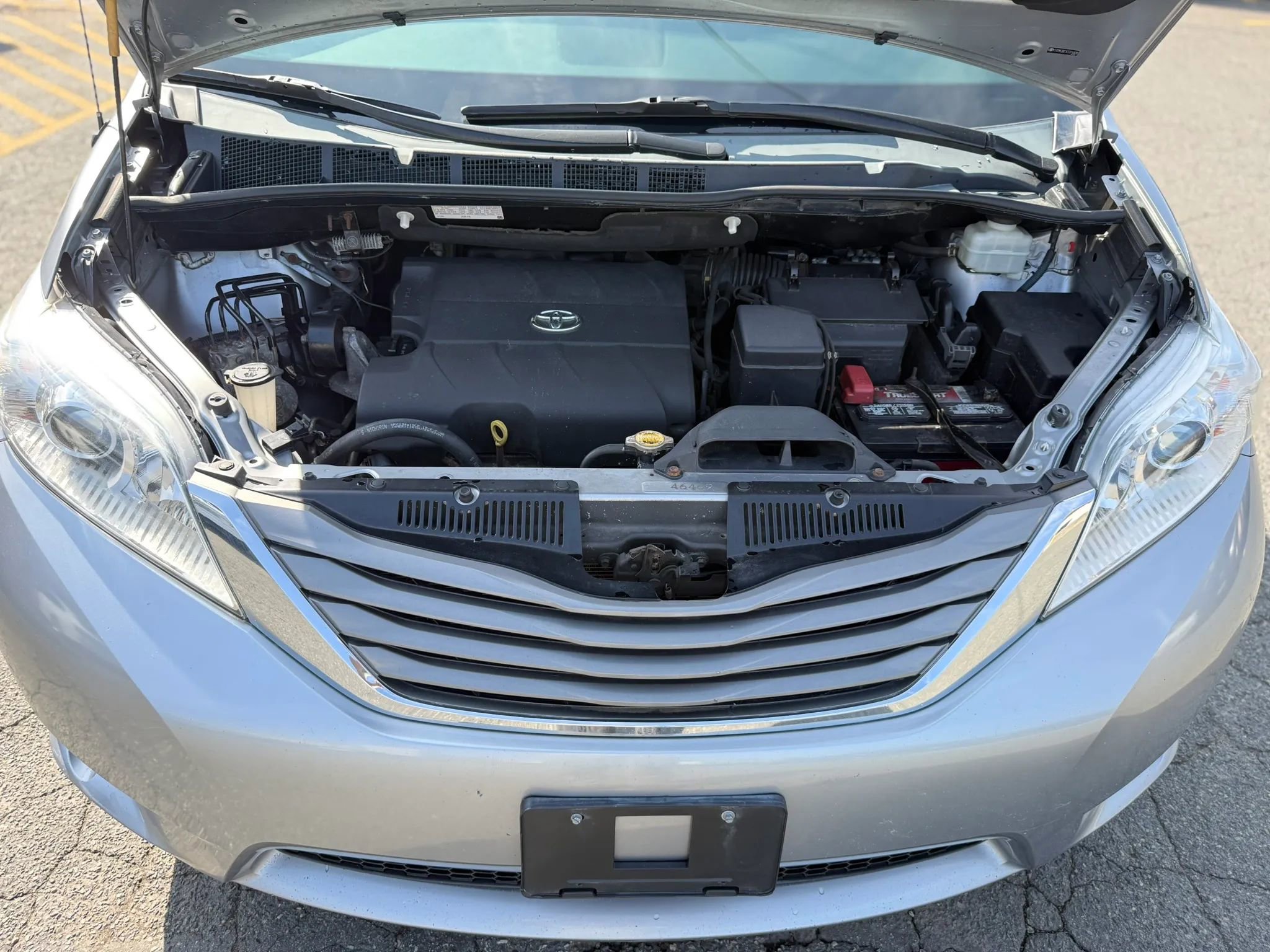 Used 2012 Toyota Sienna XLE FWD image 12