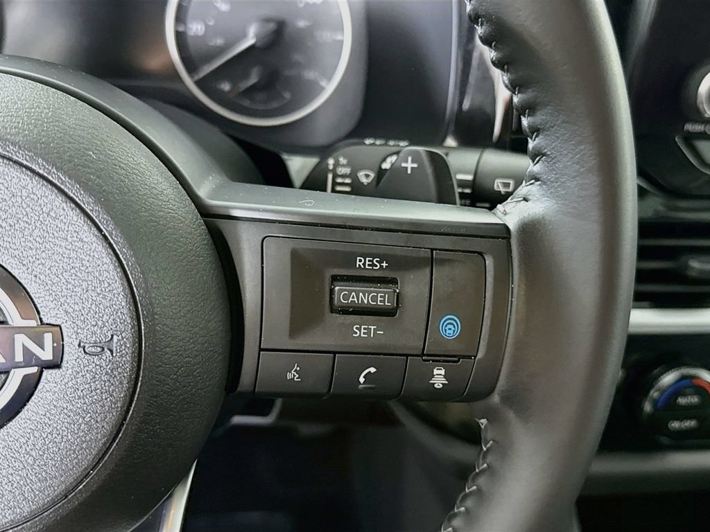 Used 2025 Nissan Pathfinder SV w/ Black Appearance Package AWD/4WD image 22