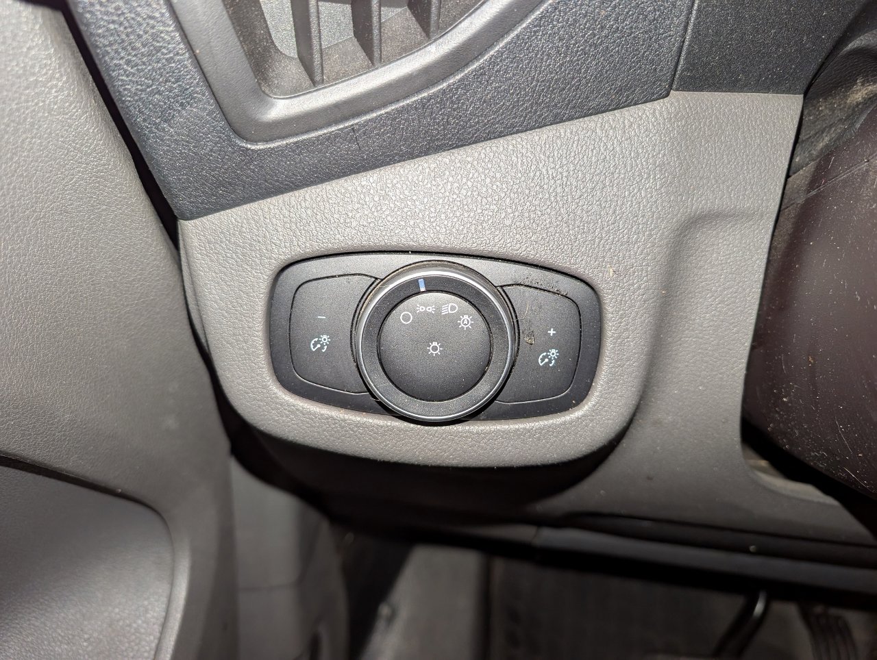 Used 2020 Ford Transit Connect XL image 31