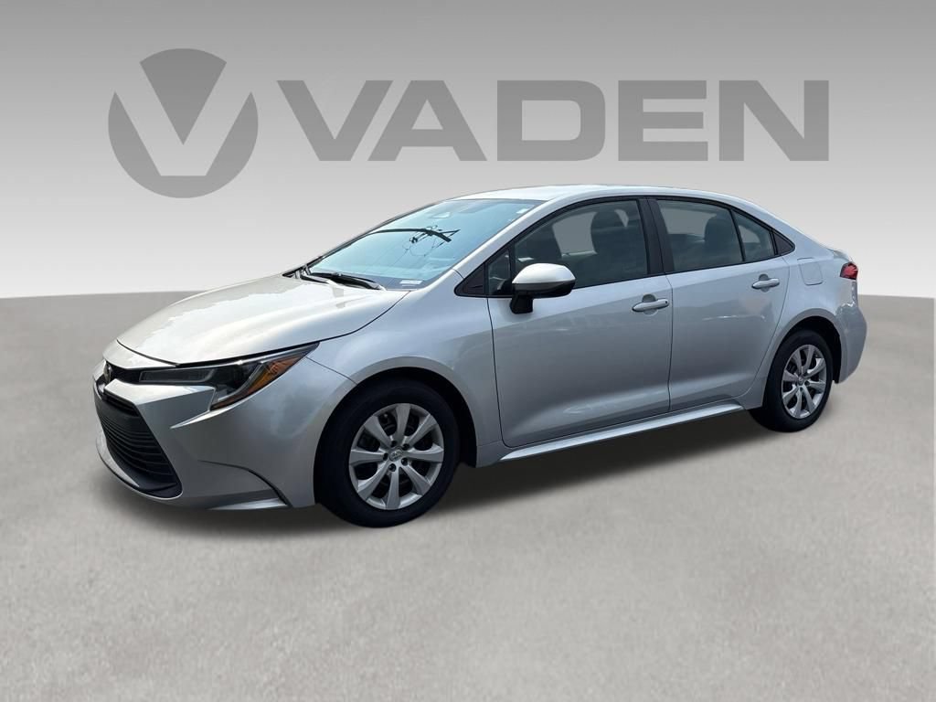Used 2024 Toyota Corolla LE FWD image 1