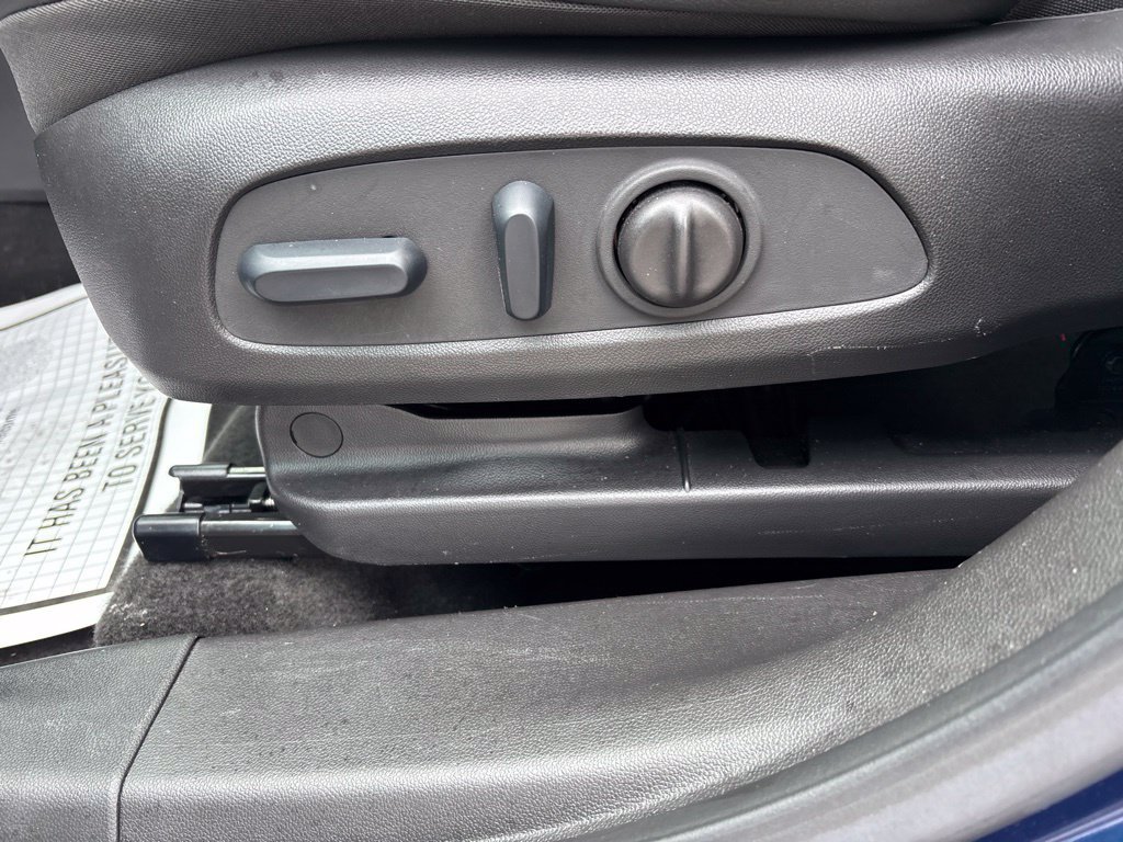 Used 2023 Buick Encore GX Essence w/ Experience Buick Package FWD image 23