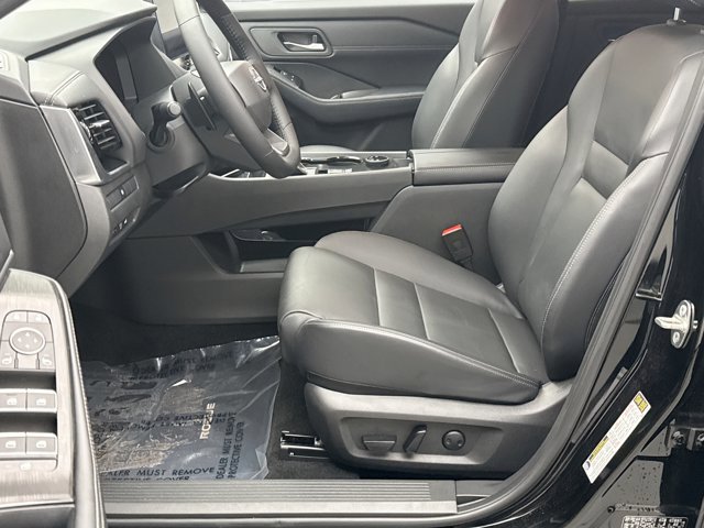 Used 2025 Nissan Rogue SL image 11