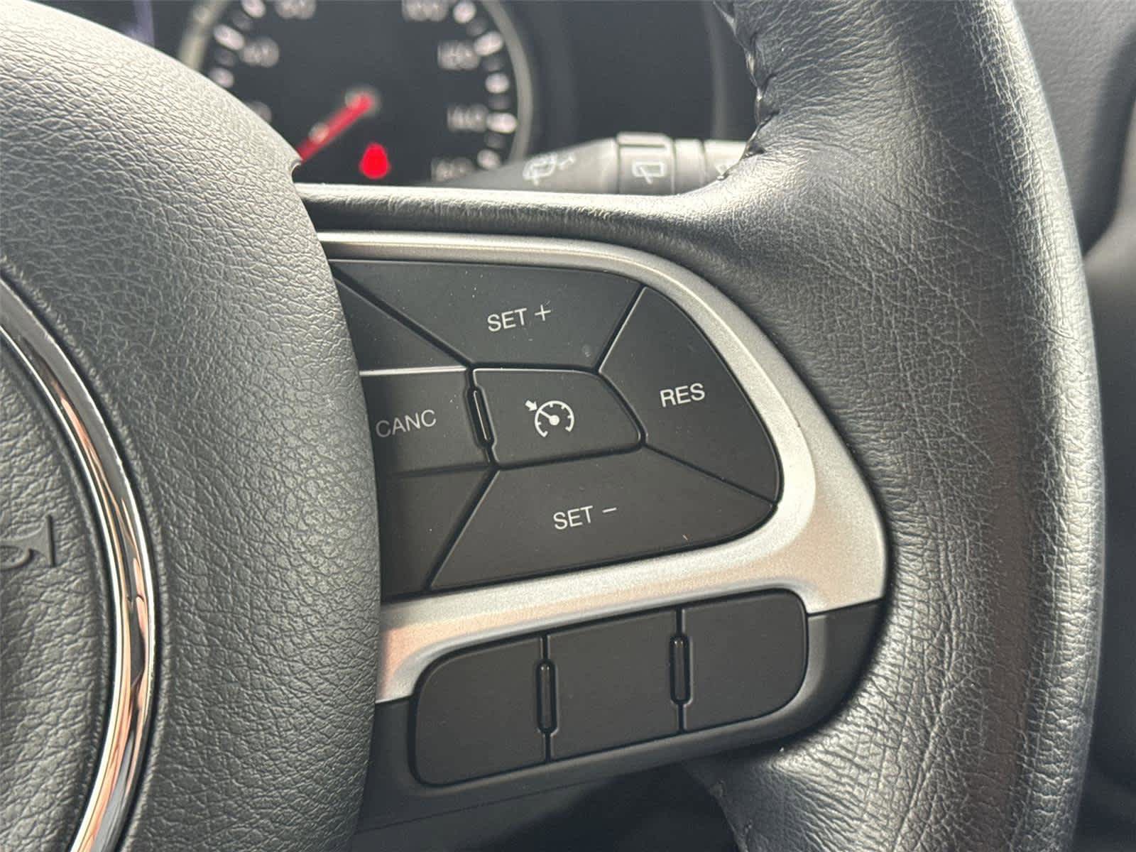 Used 2020 Jeep Renegade Latitude w/ Cold Weather Group image 26