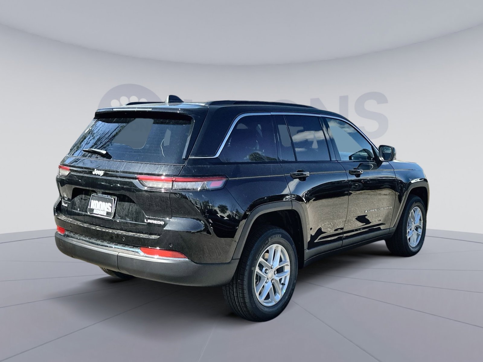 New 2025 Jeep Grand Cherokee Laredo X w/ Luxury Tech Group I image 7