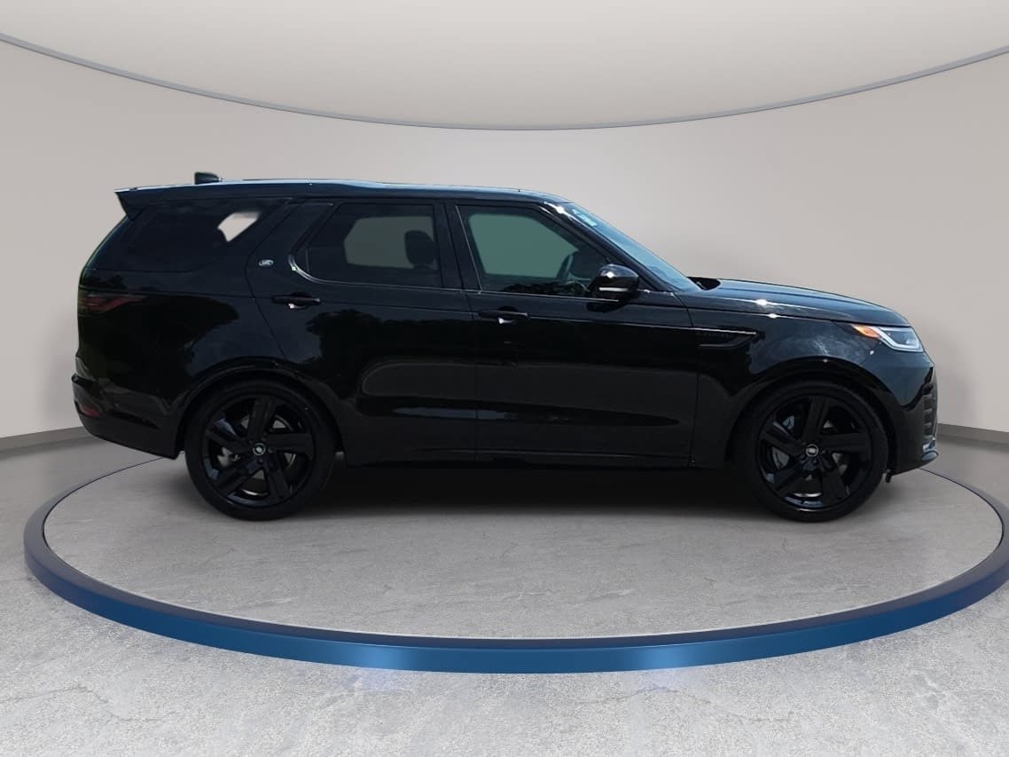 Used 2025 Land Rover Discovery Dynamic SE AWD/4WD image 4